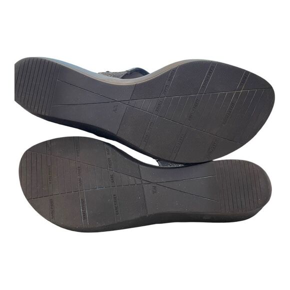 Marc Fisher Black Sandals with Metallic Medallion - Picture 6 of 7